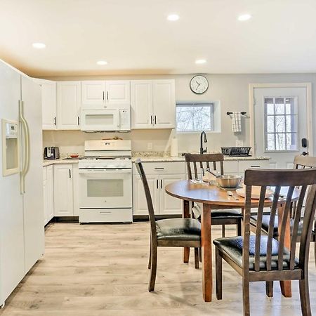 Charming Beacon Apt With Fire Pit Near Hiking! Εξωτερικό φωτογραφία
