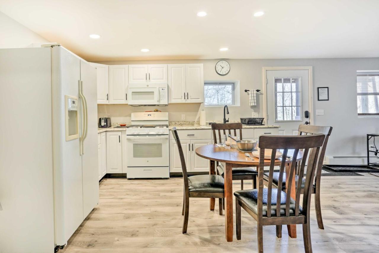 Charming Beacon Apt With Fire Pit Near Hiking! Εξωτερικό φωτογραφία