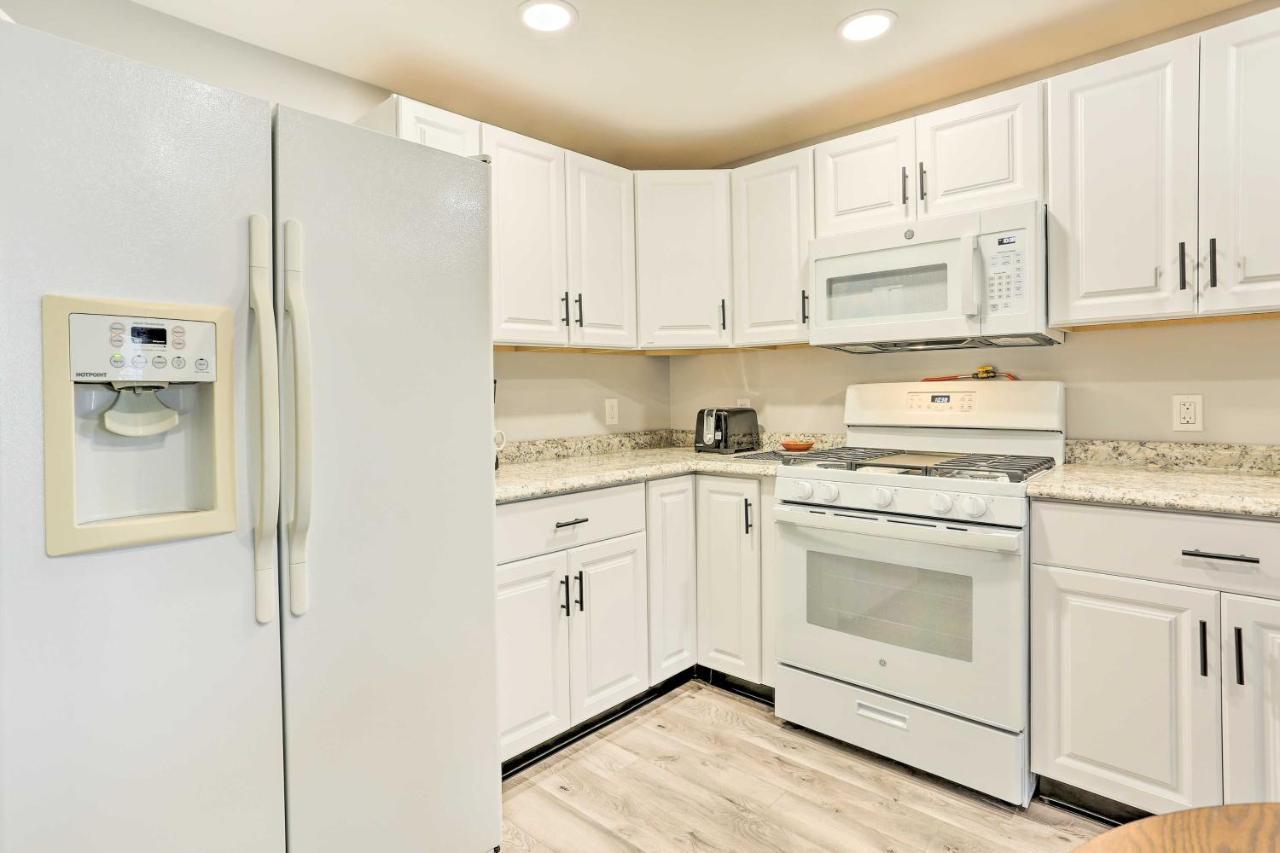 Charming Beacon Apt With Fire Pit Near Hiking! Εξωτερικό φωτογραφία