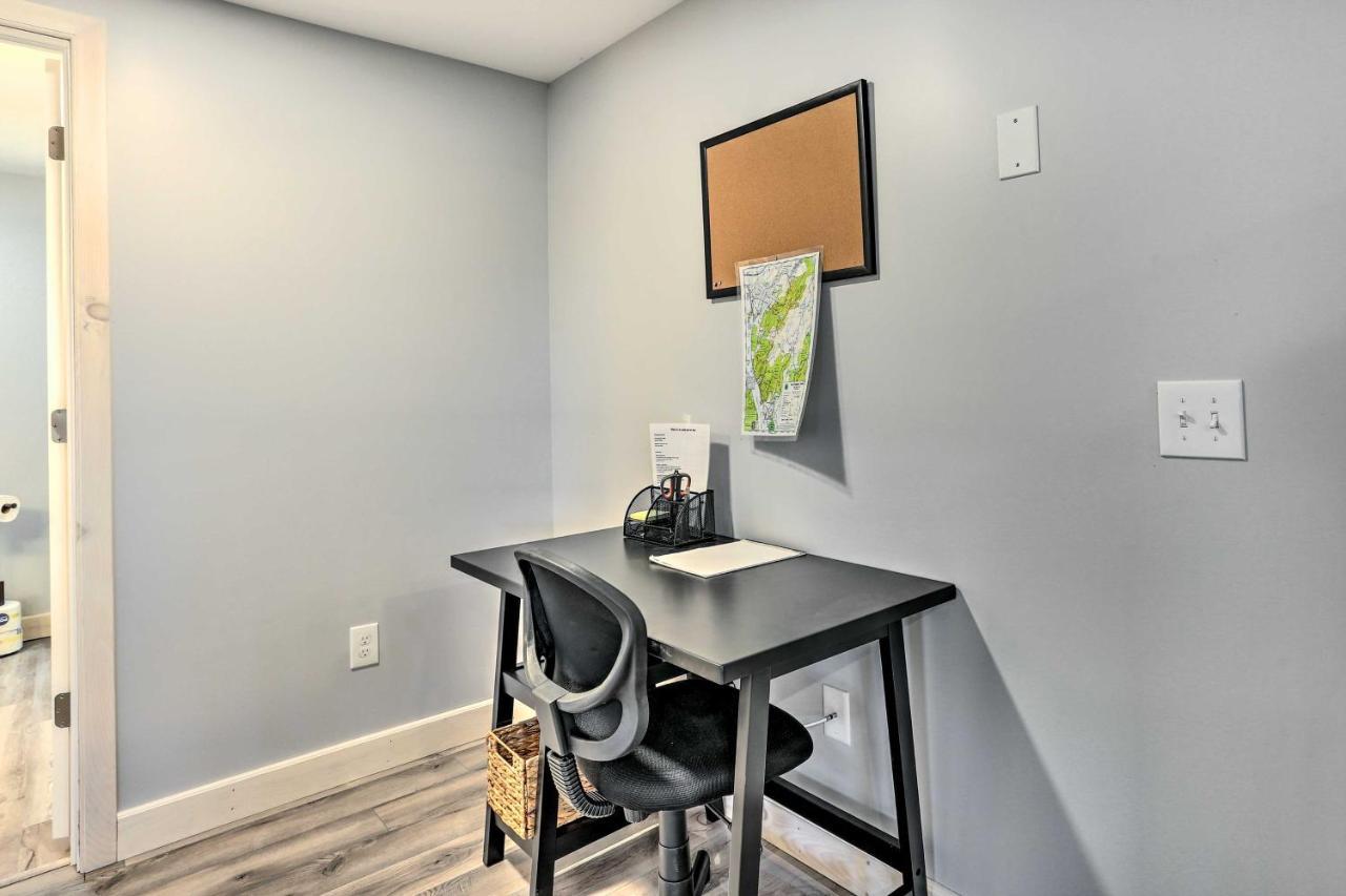 Charming Beacon Apt With Fire Pit Near Hiking! Εξωτερικό φωτογραφία