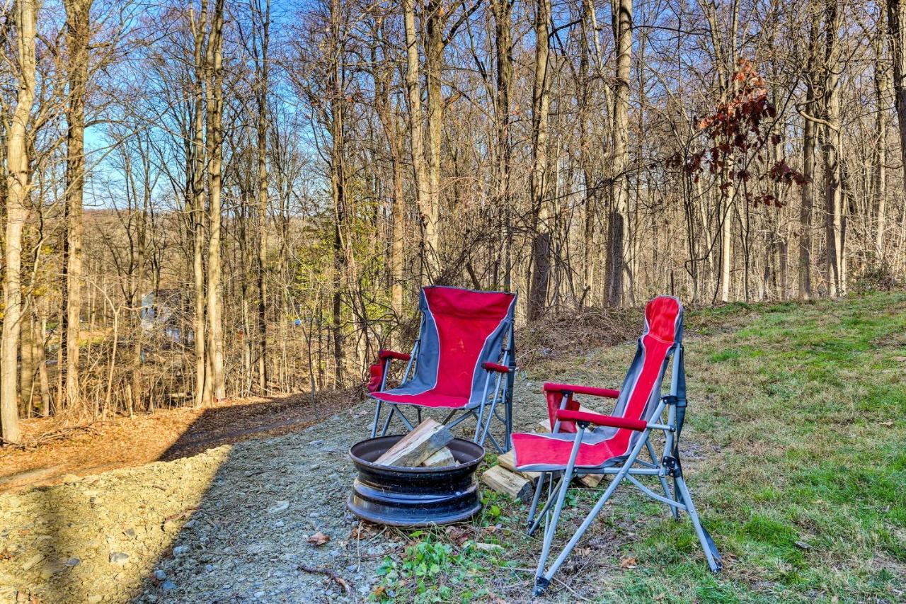 Charming Beacon Apt With Fire Pit Near Hiking! Εξωτερικό φωτογραφία