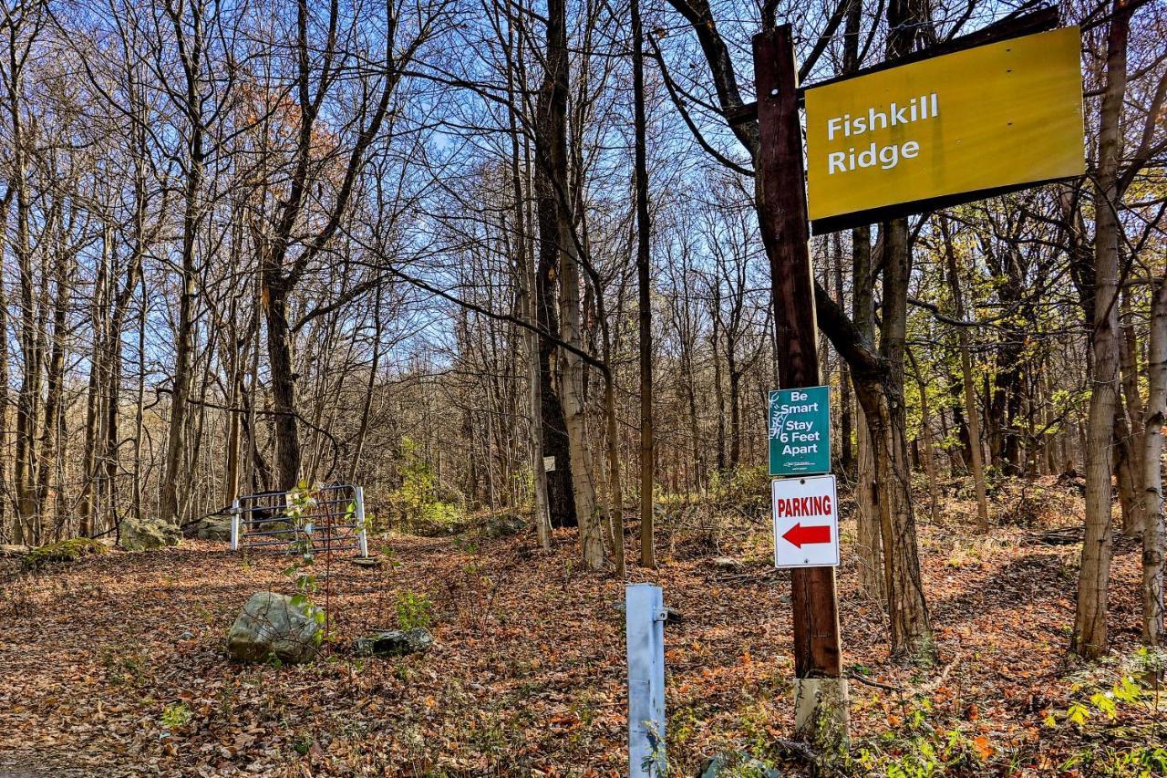 Charming Beacon Apt With Fire Pit Near Hiking! Εξωτερικό φωτογραφία